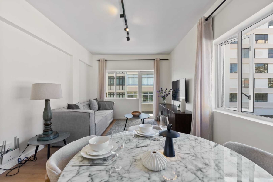 2 Bedroom Property for Sale in Sea Point Western Cape